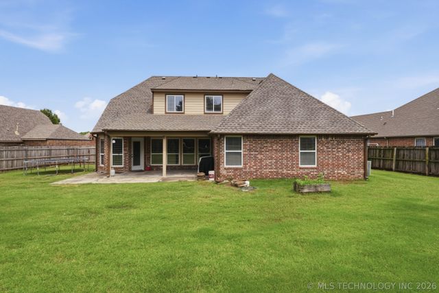 10104 N 142nd Avenue E, Owasso, OK 74055