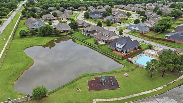 10104 N 142nd Avenue E, Owasso, OK 74055