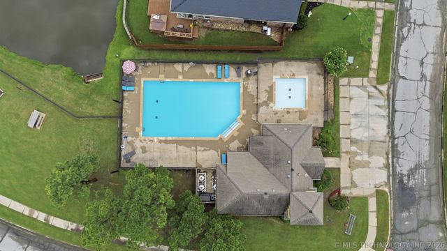 10104 N 142nd Avenue E, Owasso, OK 74055