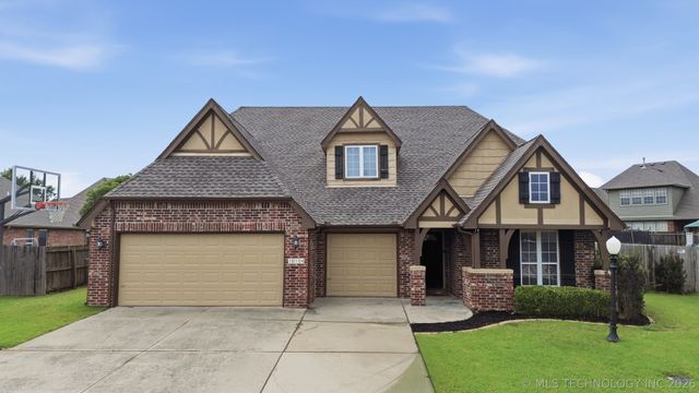 10104 N 142nd Avenue E, Owasso, OK 74055
