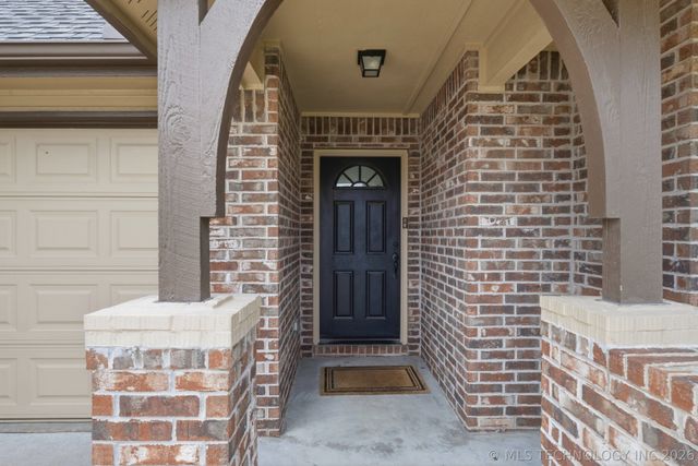 10104 N 142nd Avenue E, Owasso, OK 74055