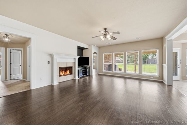 10104 N 142nd Avenue E, Owasso, OK 74055