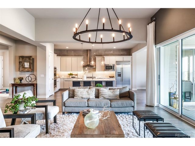 27681 E Lakeview Dr, Aurora, CO 80016