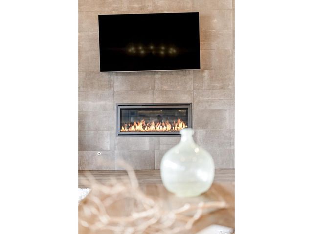 27681 E Lakeview Dr, Aurora, CO 80016