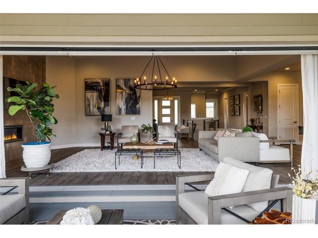 27681 E Lakeview Dr, Aurora, CO 80016