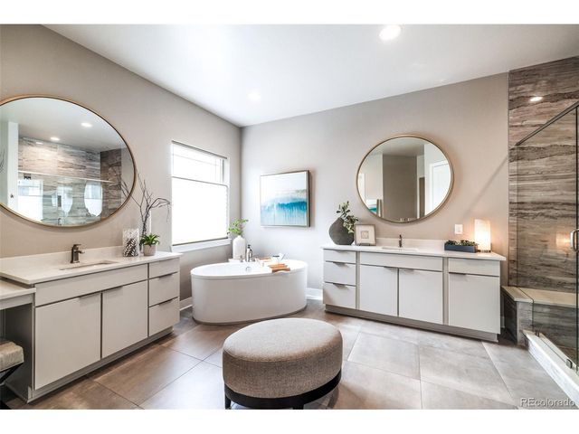 27681 E Lakeview Dr, Aurora, CO 80016