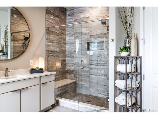 27681 E Lakeview Dr, Aurora, CO 80016