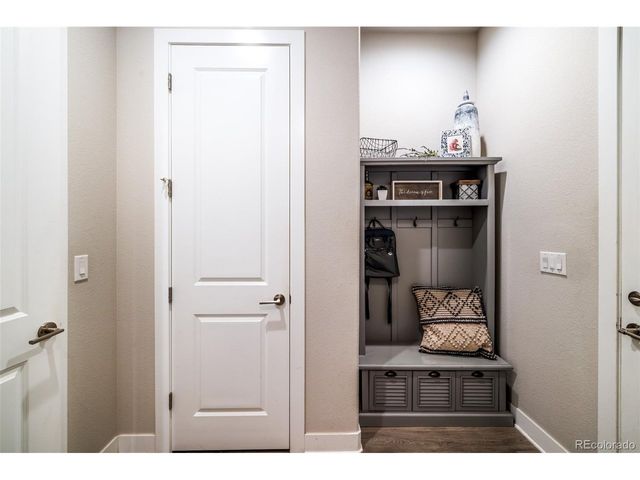 27681 E Lakeview Dr, Aurora, CO 80016