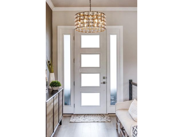 27681 E Lakeview Dr, Aurora, CO 80016