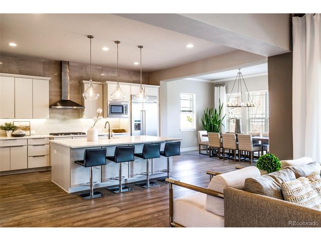 27681 E Lakeview Dr, Aurora, CO 80016