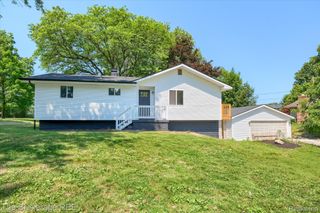1401 Hillside Drive, Flint Charter Township, MI 48532