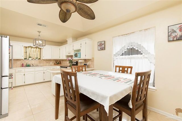 1903 E Bugambilia Avenue, Hidalgo, TX 78557