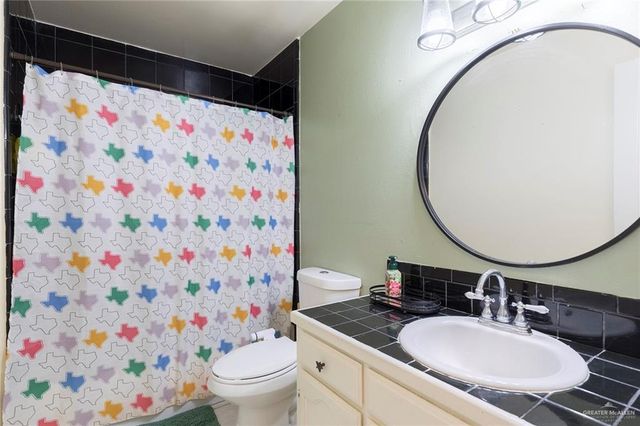 1903 E Bugambilia Avenue, Hidalgo, TX 78557