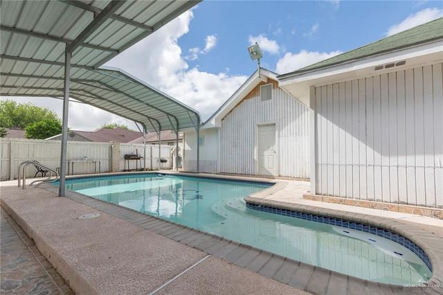 1903 E Bugambilia Avenue, Hidalgo, TX 78557
