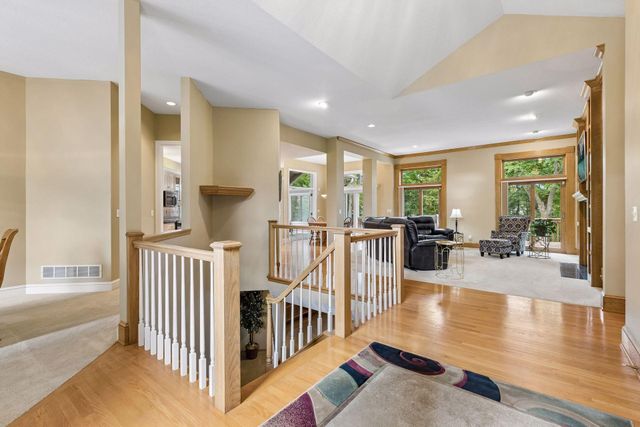 7524 Auto Club Circle, Bloomington, MN 55438