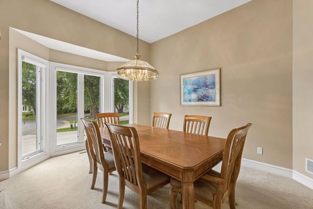 7524 Auto Club Circle, Bloomington, MN 55438