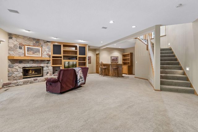 7524 Auto Club Circle, Bloomington, MN 55438