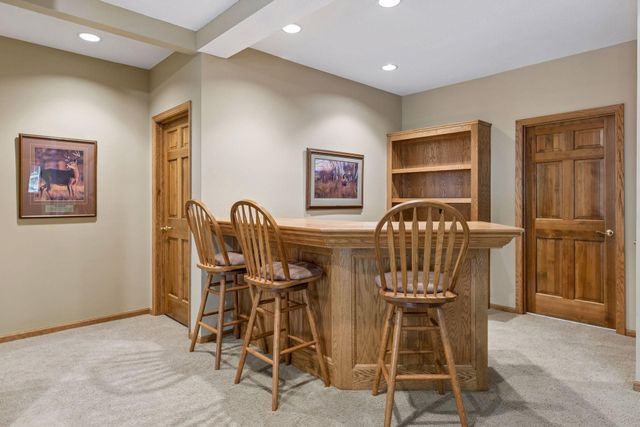 7524 Auto Club Circle, Bloomington, MN 55438