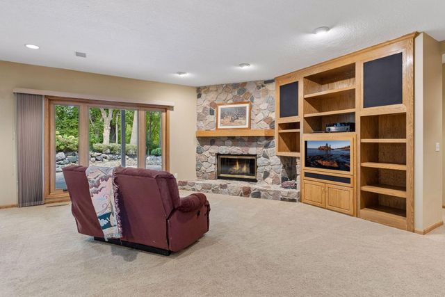 7524 Auto Club Circle, Bloomington, MN 55438