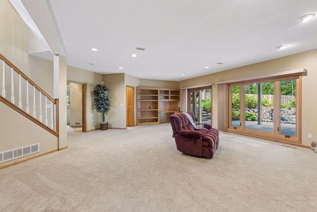 7524 Auto Club Circle, Bloomington, MN 55438