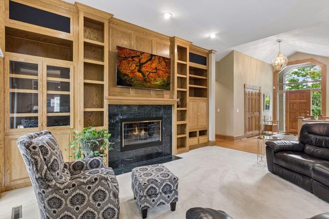 7524 Auto Club Circle, Bloomington, MN 55438