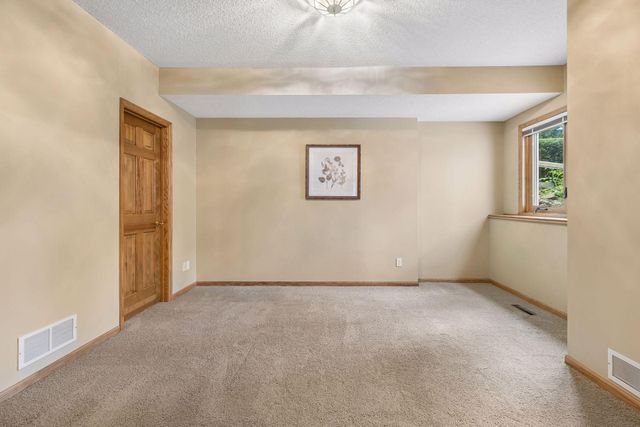 7524 Auto Club Circle, Bloomington, MN 55438
