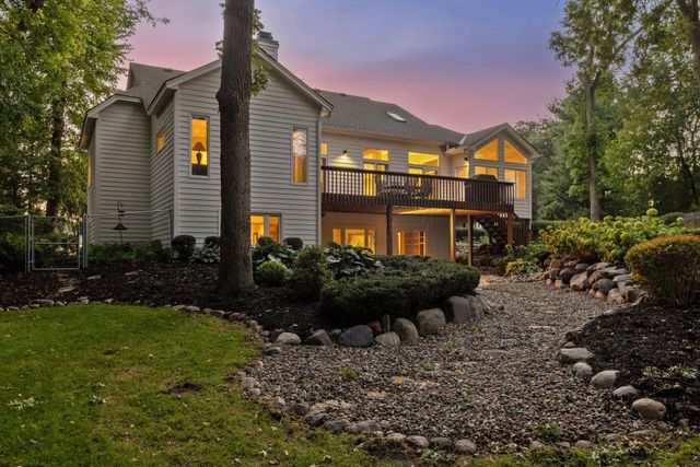 7524 Auto Club Circle, Bloomington, MN 55438