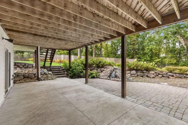 7524 Auto Club Circle, Bloomington, MN 55438