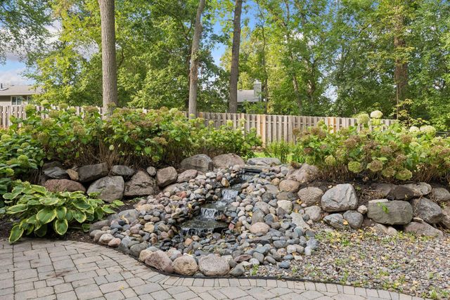 7524 Auto Club Circle, Bloomington, MN 55438