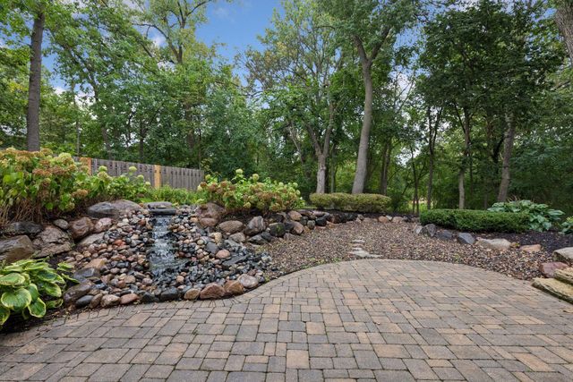 7524 Auto Club Circle, Bloomington, MN 55438