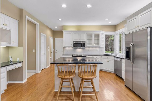 7524 Auto Club Circle, Bloomington, MN 55438