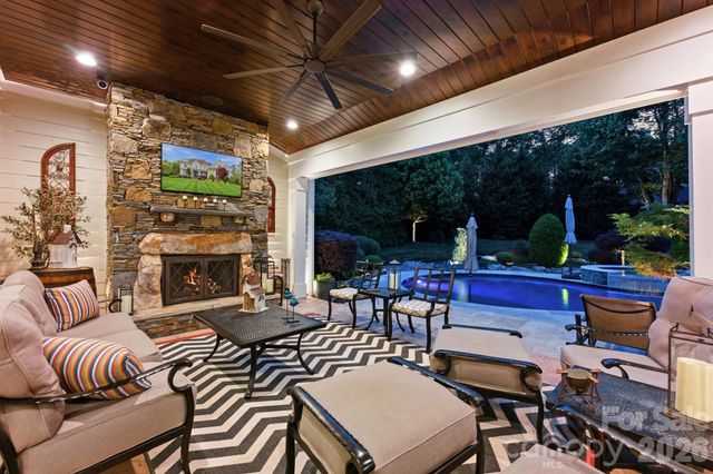 109 Kingsbury Court, Mooresville, NC 28117