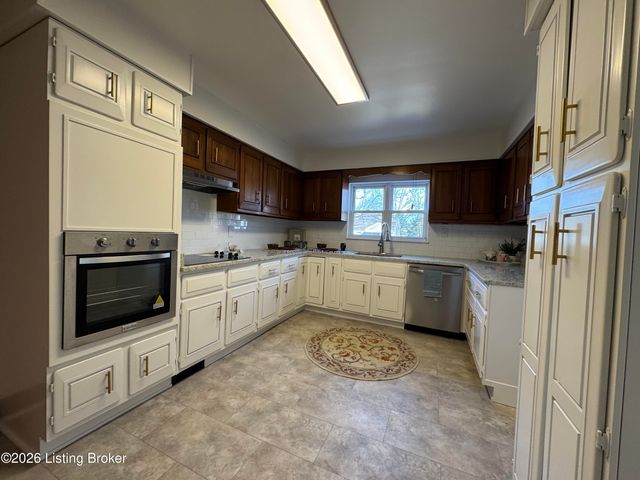 1326 Phyllis Ave, Louisville, KY 40215