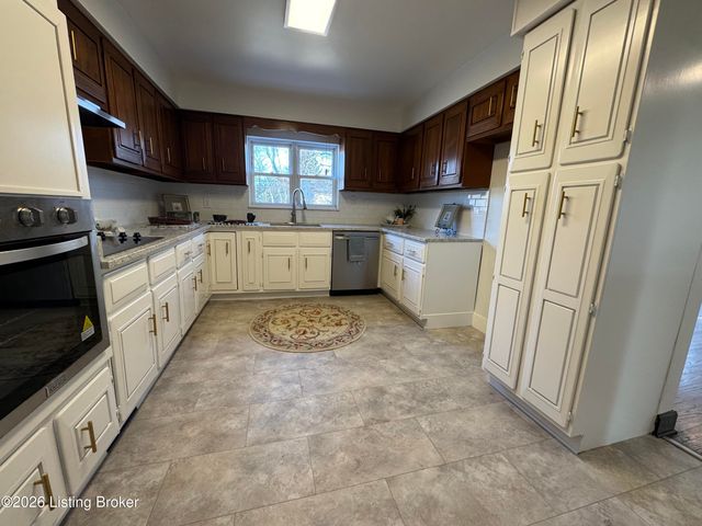 1326 Phyllis Ave, Louisville, KY 40215