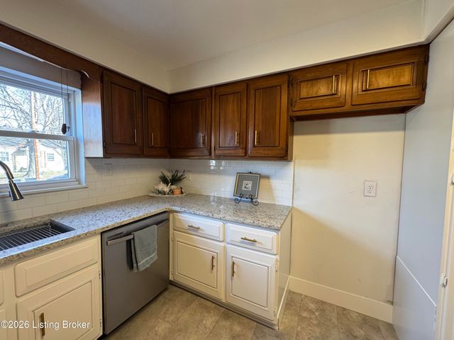 1326 Phyllis Ave, Louisville, KY 40215