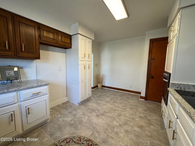 1326 Phyllis Ave, Louisville, KY 40215