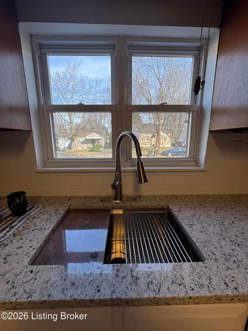 1326 Phyllis Ave, Louisville, KY 40215