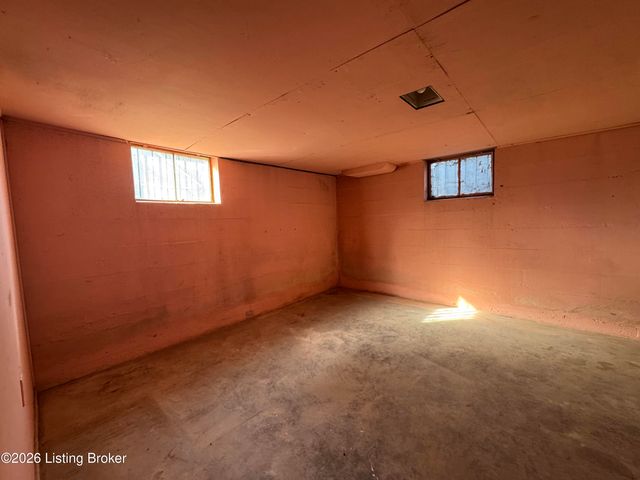 1326 Phyllis Ave, Louisville, KY 40215