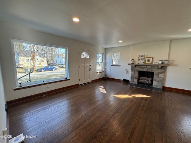 1326 Phyllis Ave, Louisville, KY 40215