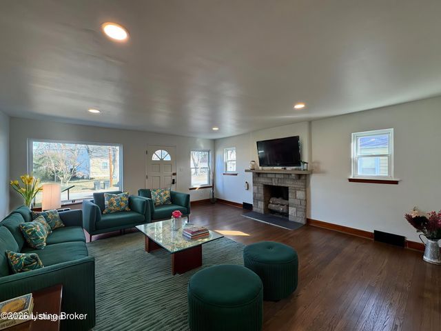 1326 Phyllis Ave, Louisville, KY 40215