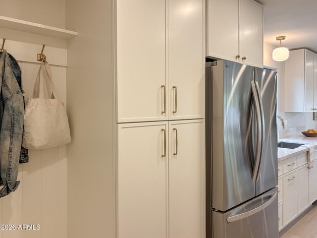 2741 E SYLVIA Street, Phoenix, AZ 85032