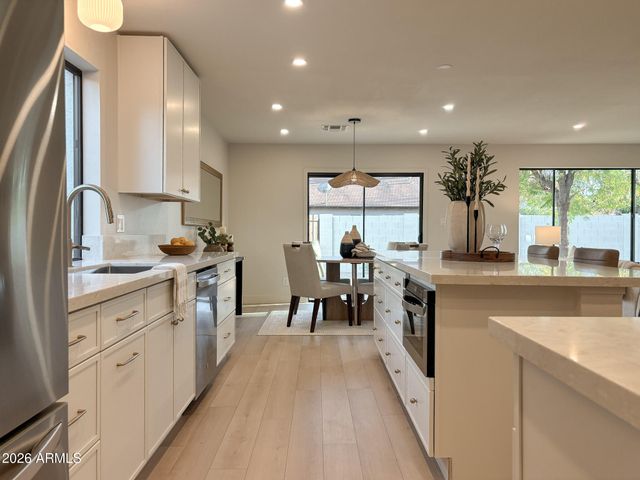 2741 E SYLVIA Street, Phoenix, AZ 85032