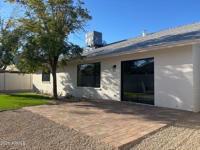 2741 E SYLVIA Street, Phoenix, AZ 85032