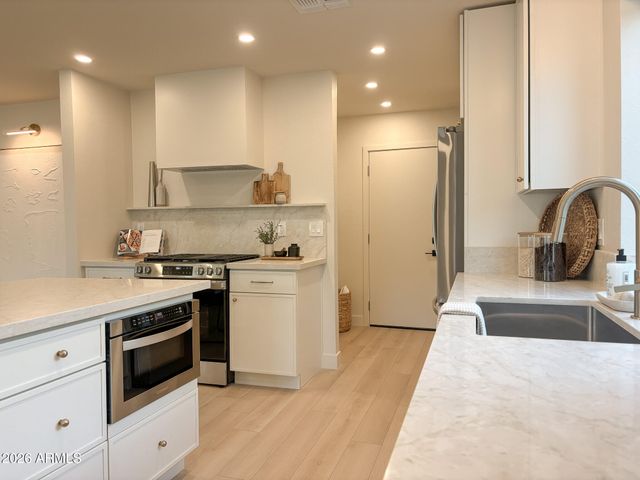 2741 E SYLVIA Street, Phoenix, AZ 85032