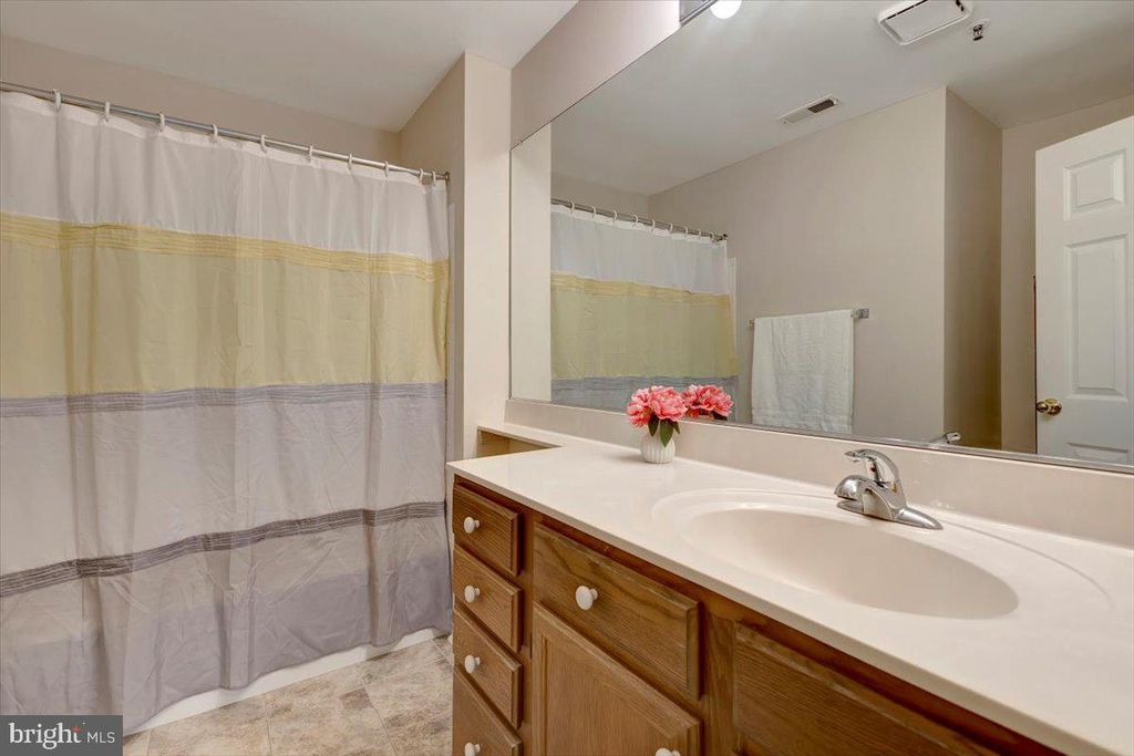 Image 10 of property listing at 4828 STONE SHOP CIR #4828, Owings Mills, MD 21117