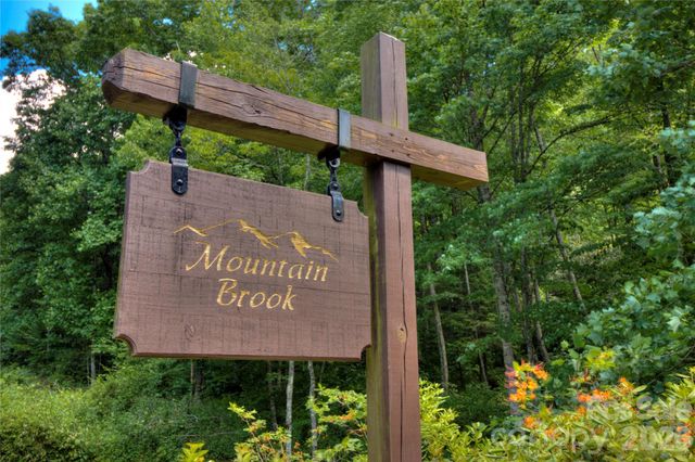 000 Rainbow Trout Drive, Spruce Pine, NC 28777