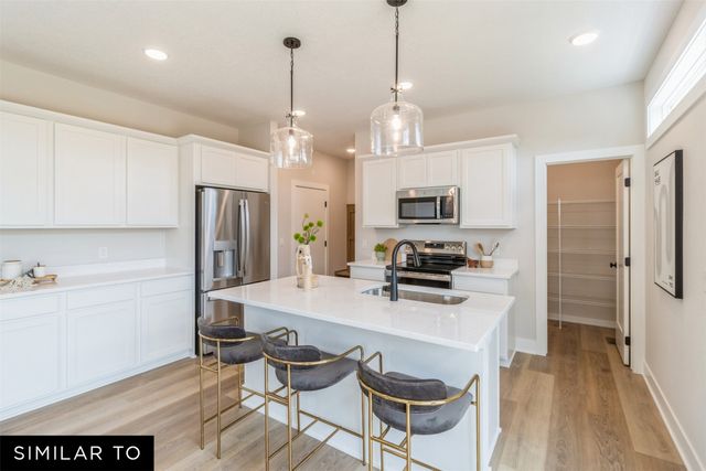 5005 147th Street, Urbandale, IA 50323