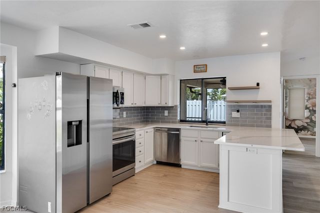 3414 SE 2nd PL, Cape Coral, FL 33904