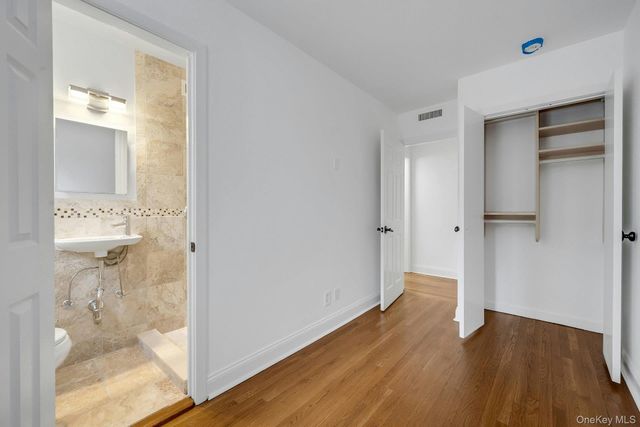 1 Echo Bay Place, New Rochelle, NY 10805