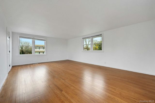 1 Echo Bay Place, New Rochelle, NY 10805